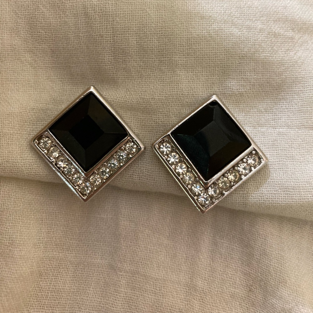 Trifari Vintage Clip on Earrings with Black &‎ Clear Stones - Picture 6 of 6
